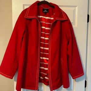 Women’s red lightweight/rain jacket. Size L.
